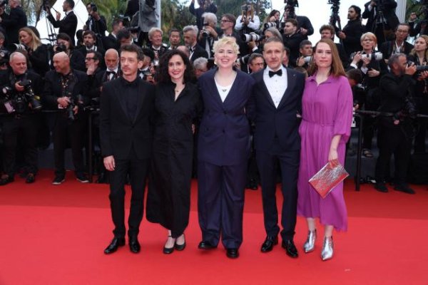 富裕配 78届戛纳电影节开幕 哪吒敖丙配音演员亮相红毯