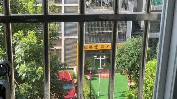 海龟网 心里犯怵！广西一小区里开了家殡葬用品店，居民不敢开窗！多方回应