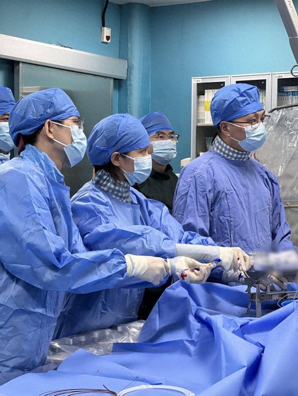 诚信-优配 心脏里的“小孔”引发脑梗塞！我国首创的这一技术解决难题